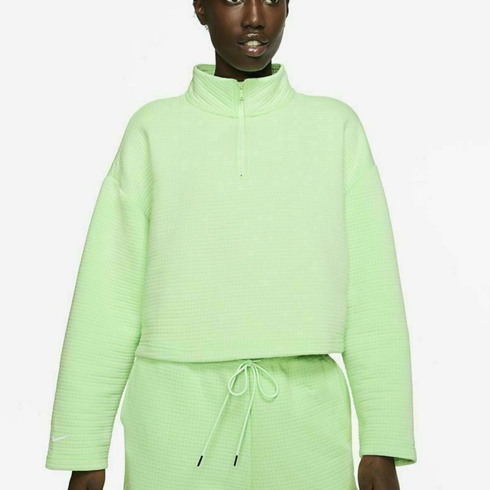 NWT NIKE Tech Pack women’s cropped sweatshirt.